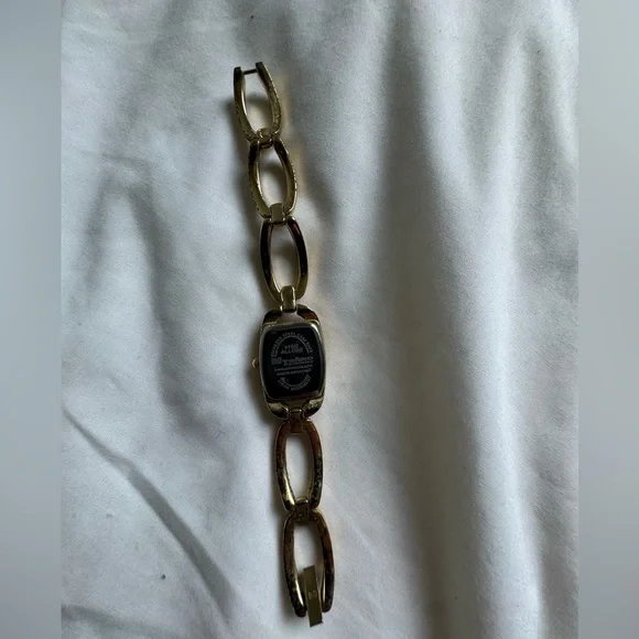 Gold Link Watch - Picture 2 of 2